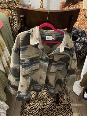 BKE Women's Aztec-Pattern Utility Jacket in Taupe & Blue